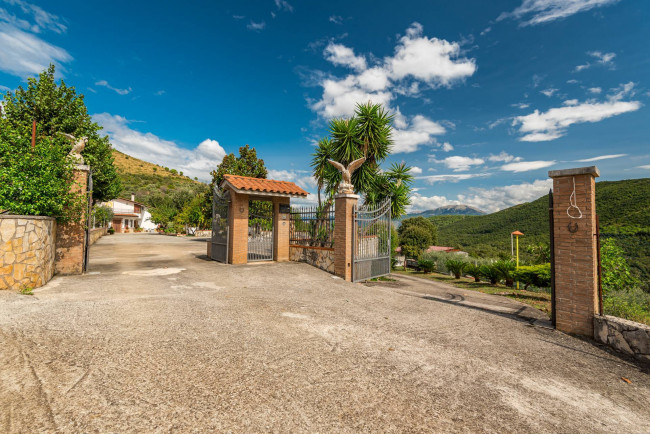 Villa for sale in Pontecorvo