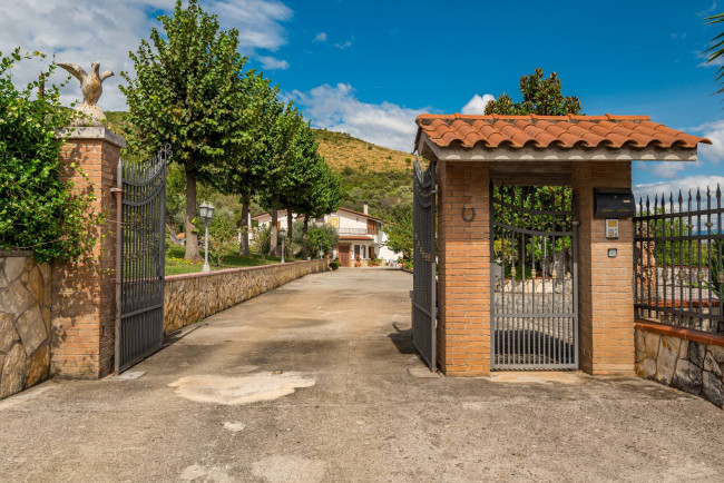 Villa for sale in Pontecorvo