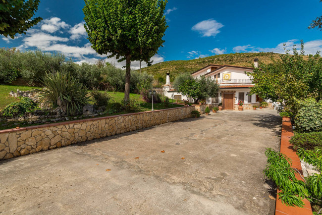 Villa for sale in Pontecorvo