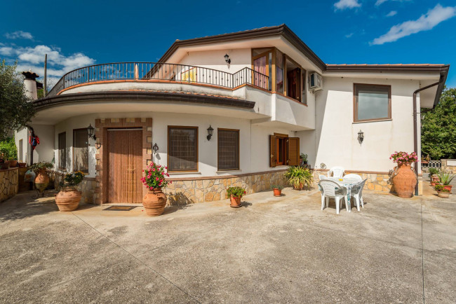 Villa for sale in Pontecorvo