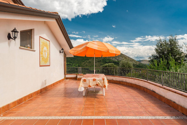 Villa for sale in Pontecorvo