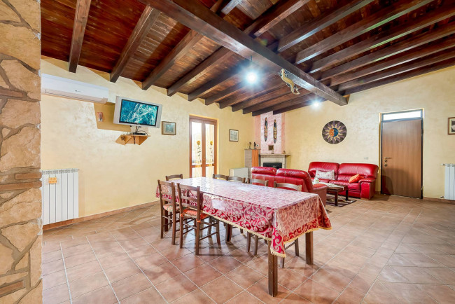 Villa for sale in Pontecorvo