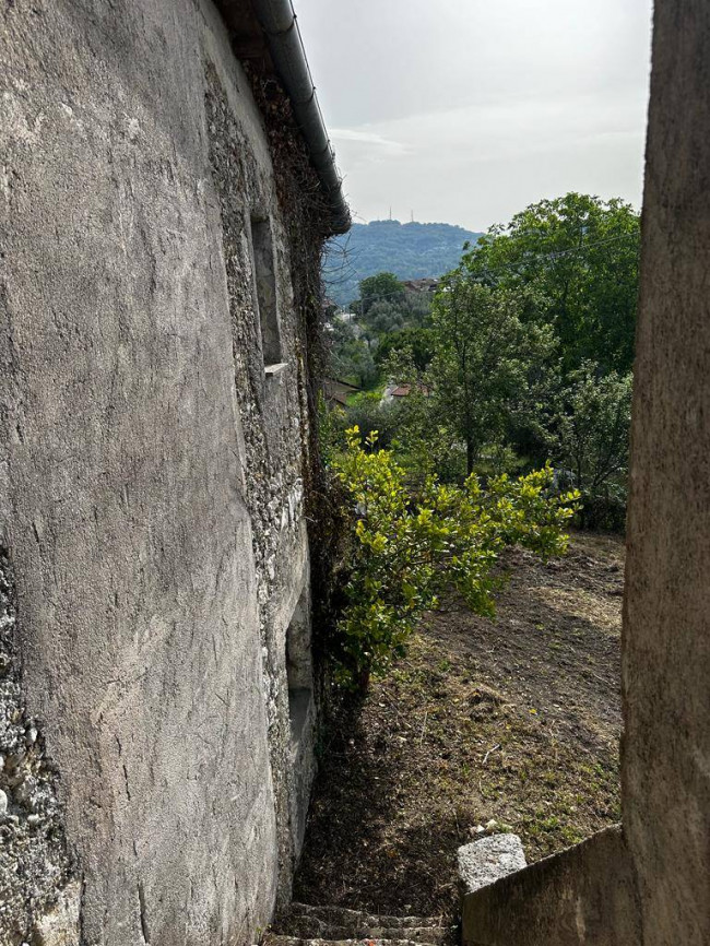 farmhouse for sale in Rocca d'Arce
