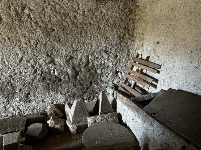 farmhouse for sale in Rocca d'Arce