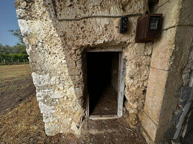 farmhouse for sale in Rocca d'Arce
