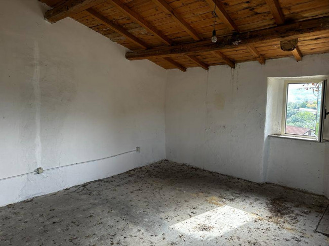 farmhouse for sale in Rocca d'Arce