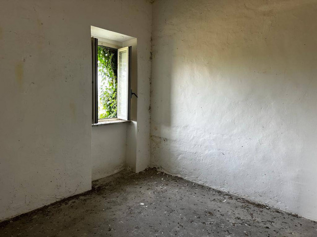 farmhouse for sale in Rocca d'Arce