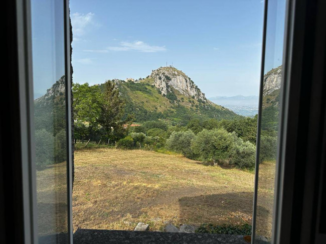 farmhouse for sale in Rocca d'Arce