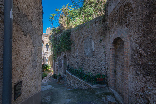 typical historical house for sale in Roccasecca