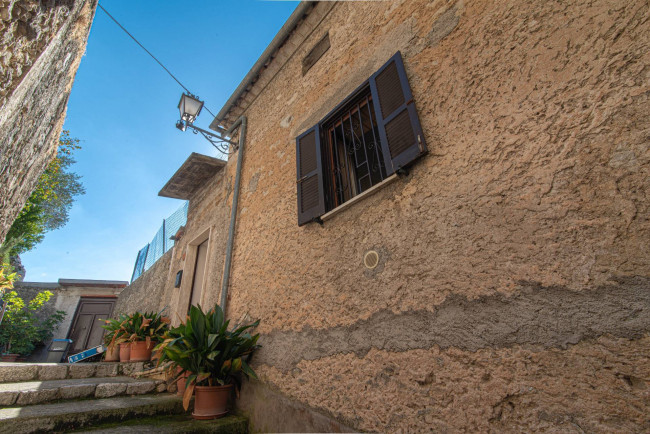 typical historical house for sale in Roccasecca