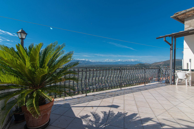typical historical house for sale in Roccasecca