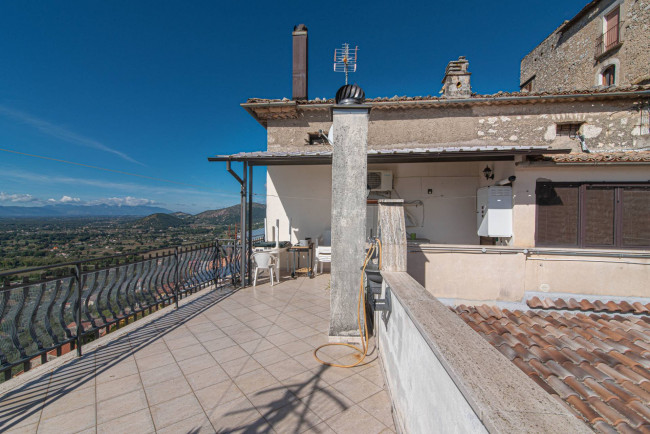 typical historical house for sale in Roccasecca
