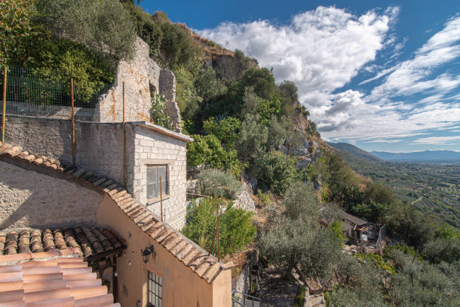 typical historical house for sale in Roccasecca
