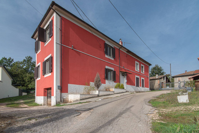 detached house for sale in Patrica