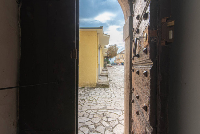 typical historical house for sale in Pescosolido