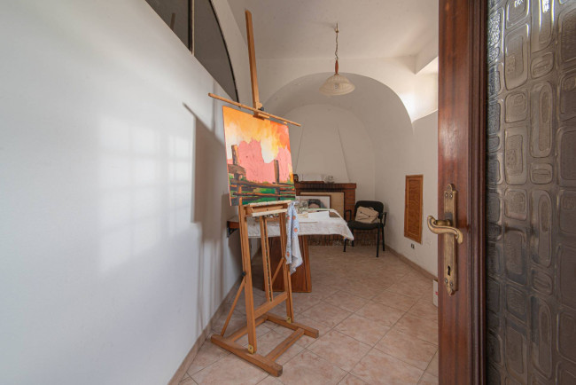 typical historical house for sale in Pescosolido