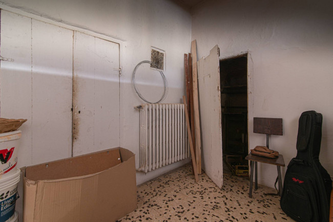 typical historical house for sale in Pescosolido