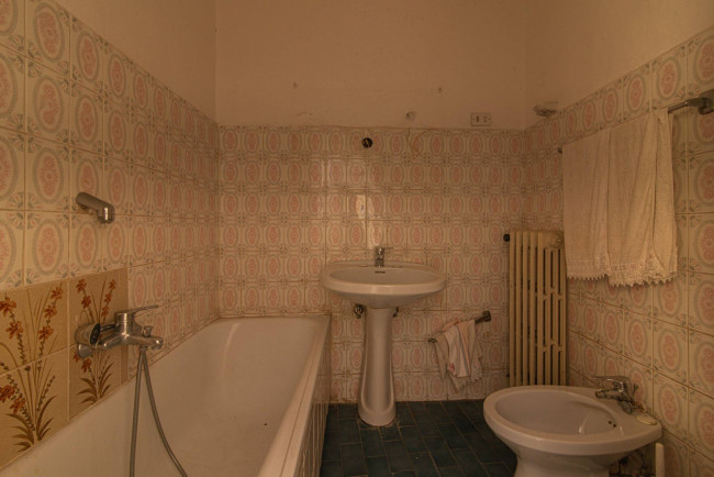 typical historical house for sale in Pescosolido