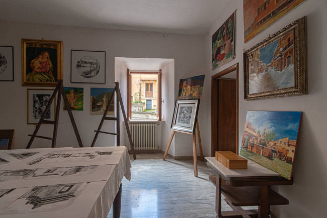 typical historical house for sale in Pescosolido