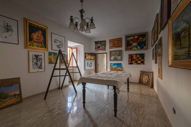 typical historical house for sale in Pescosolido