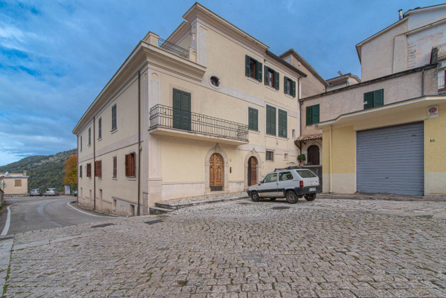 typical historical house for sale in Pescosolido