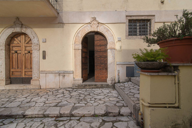 typical historical house for sale in Pescosolido