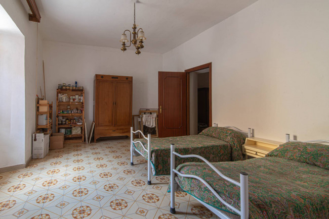 typical historical house for sale in Pescosolido