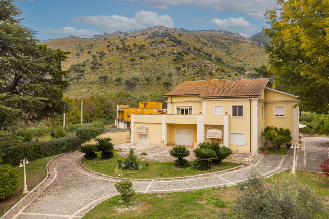 Villa for sale in Cassino