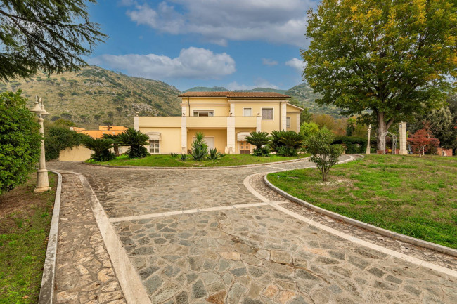 Villa for sale in Cassino