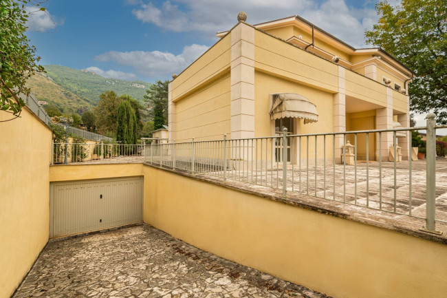 Villa for sale in Cassino