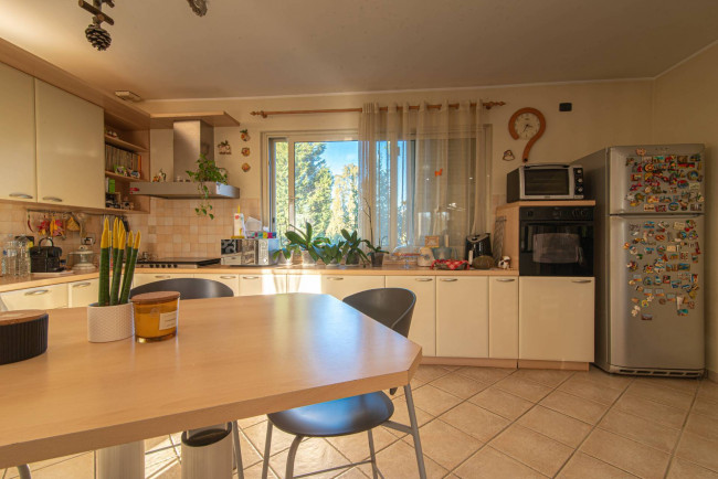 semi-detached villa for sale in Latina