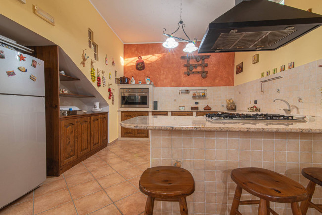 semi-detached villa for sale in Latina