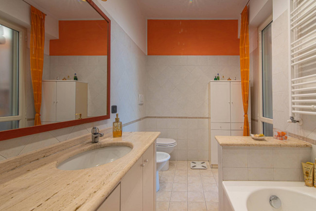 semi-detached villa for sale in Latina