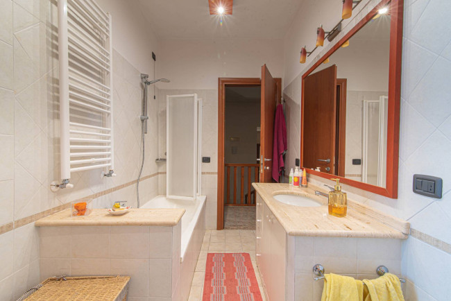 semi-detached villa for sale in Latina