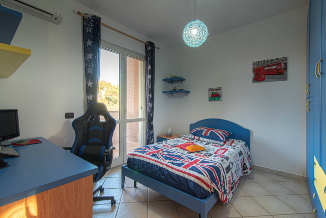 semi-detached villa for sale in Latina
