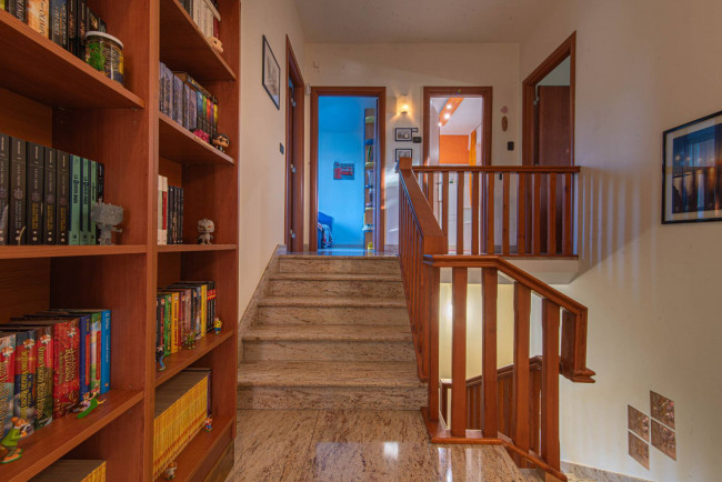 semi-detached villa for sale in Latina