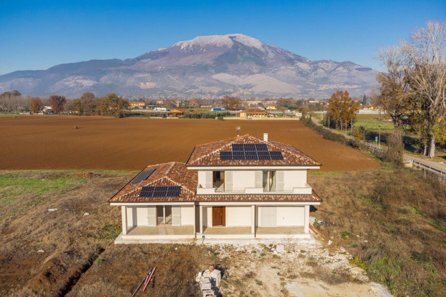 Villa in vendita a Aquino