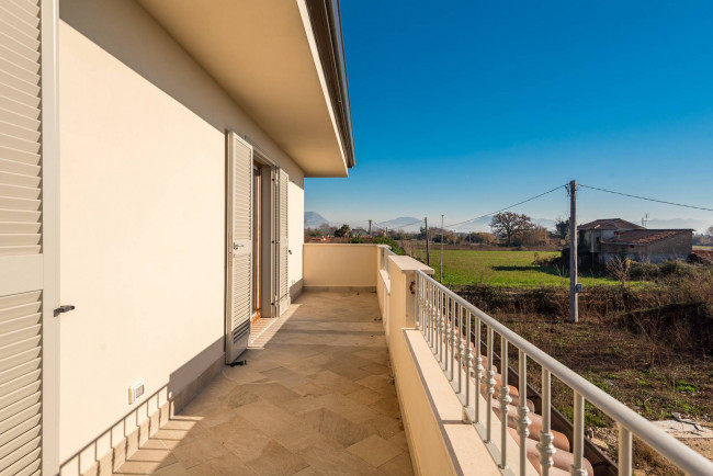 Villa in vendita a Aquino