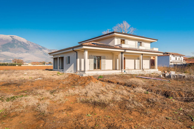 Villa in vendita a Aquino