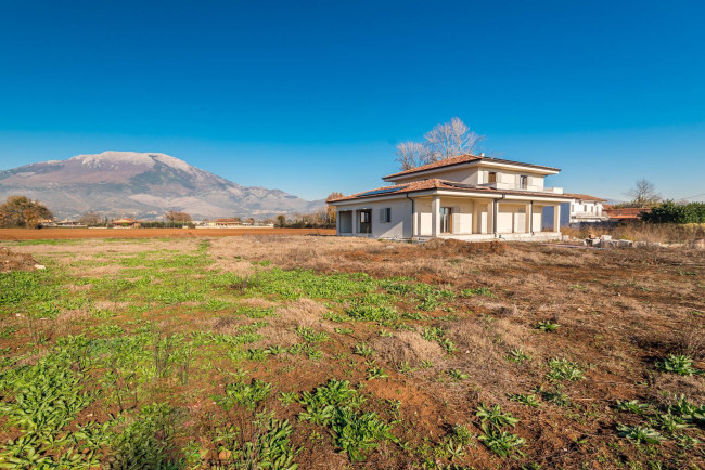 Villa in vendita a Aquino