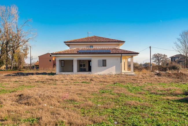 Villa in vendita a Aquino