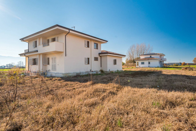 Villa in vendita a Aquino