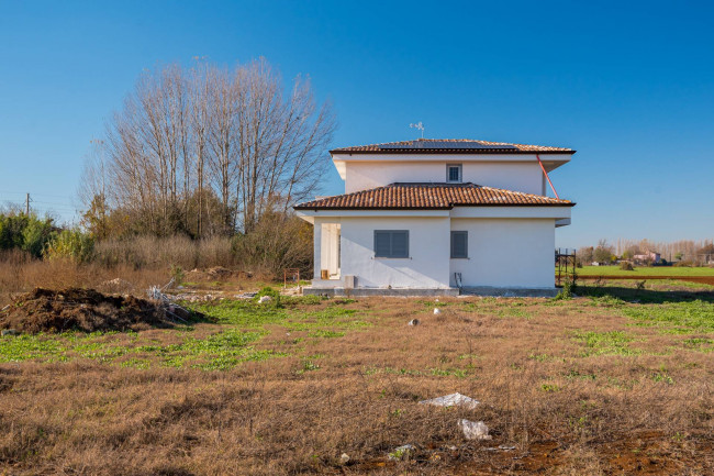 Villa in vendita a Aquino