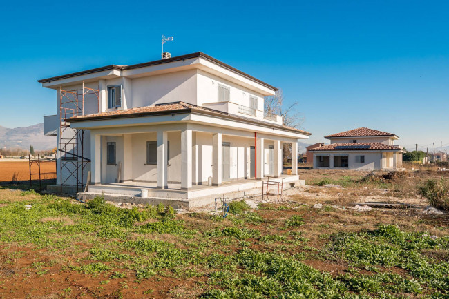 Villa in vendita a Aquino