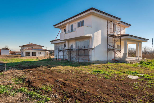 Villa in vendita a Aquino