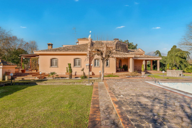 Villa for sale in Cassino