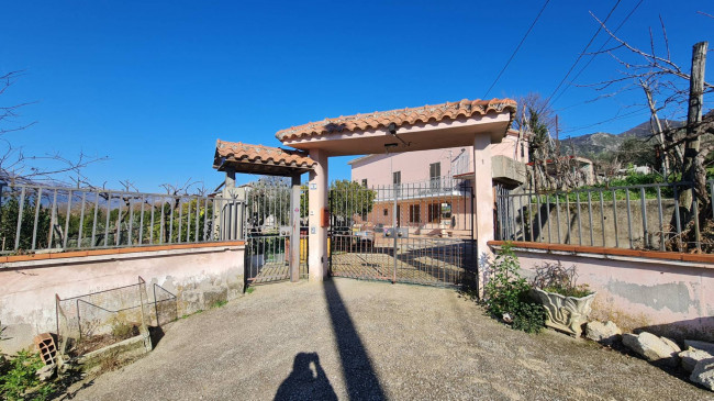 farmhouse for sale in Cervaro