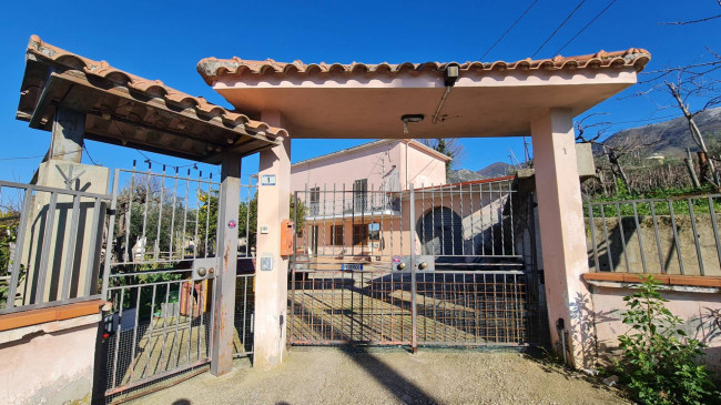 farmhouse for sale in Cervaro