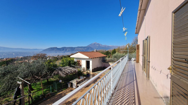 farmhouse for sale in Cervaro