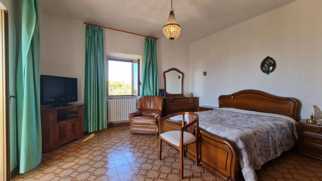 farmhouse for sale in Cervaro